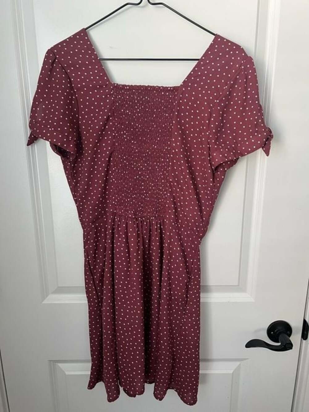 Abercrombie & Fitch Burgundy Polka Dot V‑Neck Midi Dress - Picture 4 of 4
